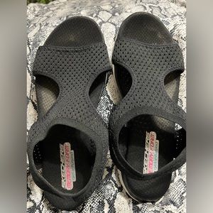 SKECHERS Flex Appeal Déjà Vu Memory Foam Gel Infused Sandal